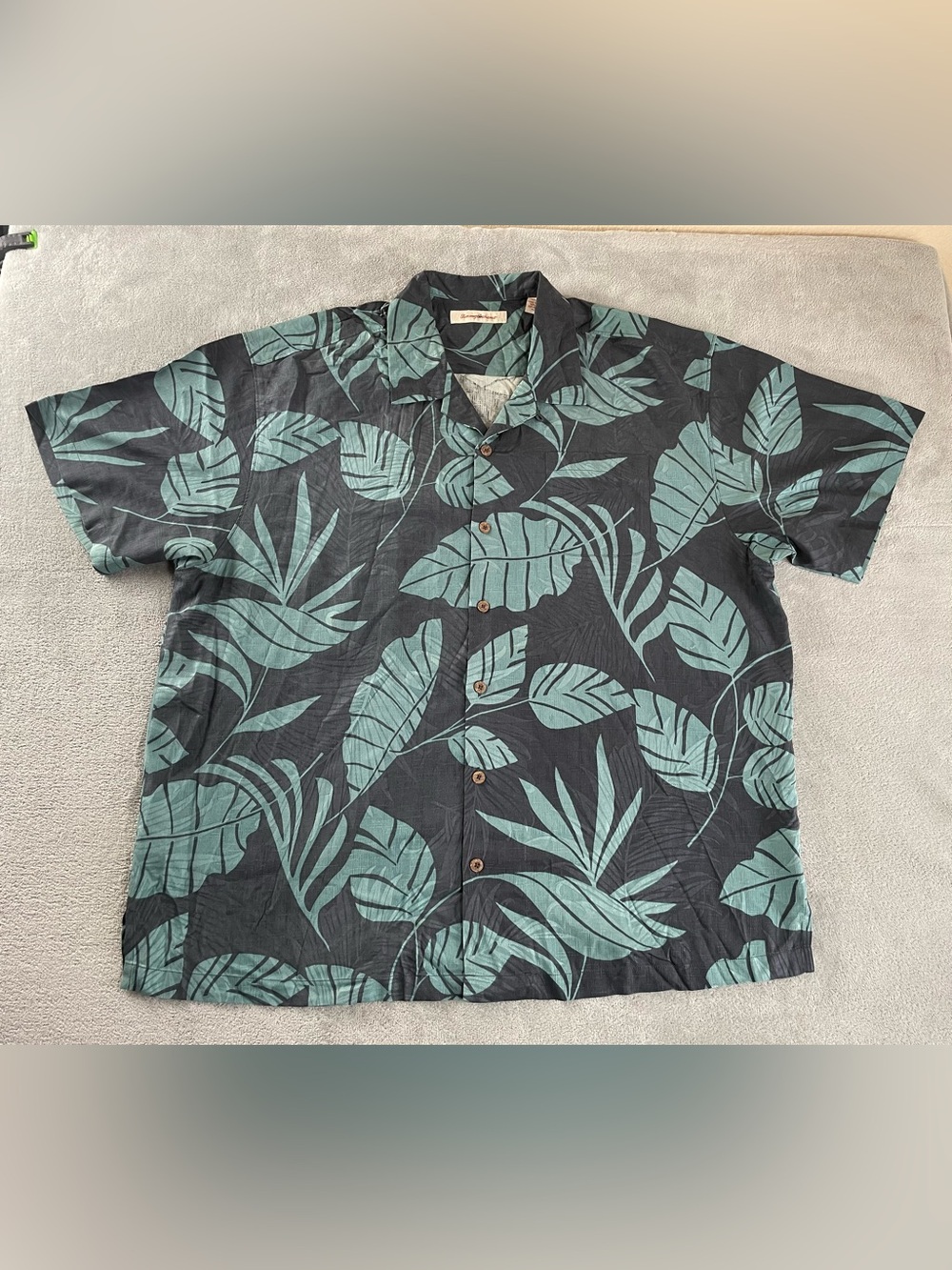 Tommy Bahama 100% Silk Leaf Print Hawaiian Shirt Size XXL Relaxed Beach Vacation